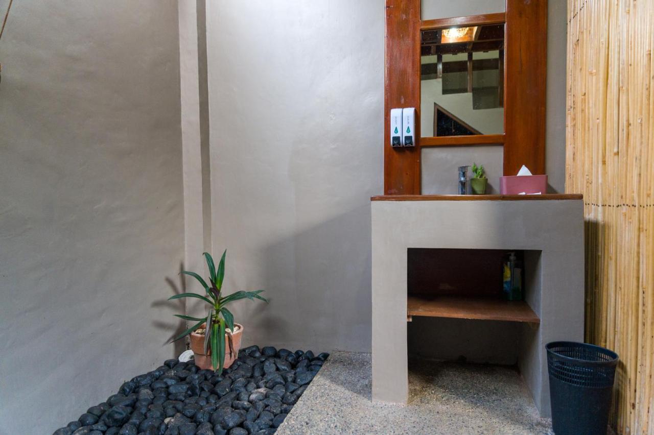 סיקיהור Nakabalo Guesthouse & Restaurant מראה חיצוני תמונה